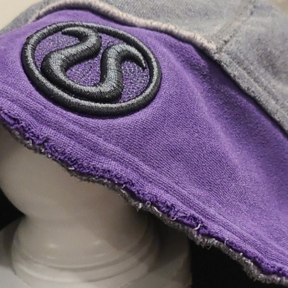 Vintage (2005) Lululemon Scuba Hoody - Picture 4 of 5